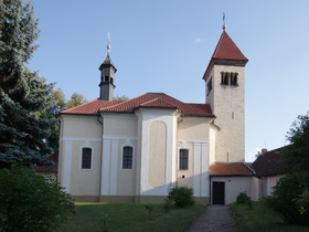 Kostel sv. Petra a Pavla v Řeporyjích. Foto: Mgr. Pavel Dosoudil
